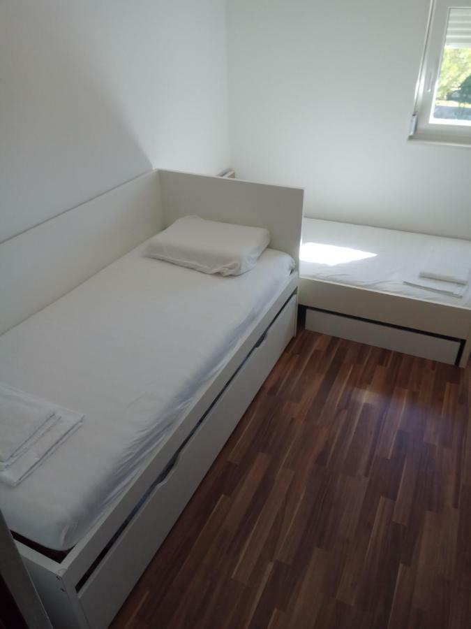 Apartman Medit Leilighet Vir Eksteriør bilde