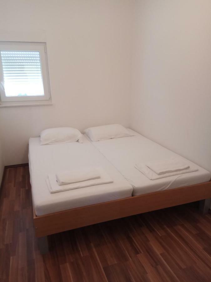 Apartman Medit Leilighet Vir Eksteriør bilde